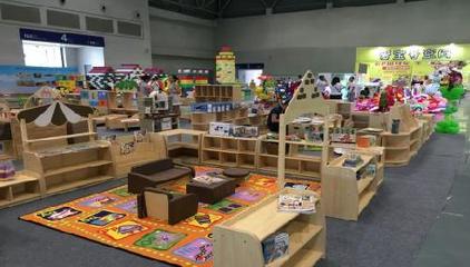 文博会首日玩具及孕婴童展区精彩纷呈，创意产品点燃消费新热情