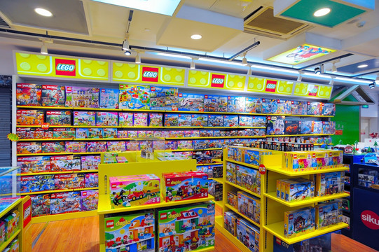 卡通玩具店 让玩具销售成为一场欢乐的冒险